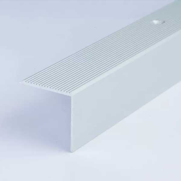 Anti Non Slip 30R Anodised 0.9m Long Aluminum Stair Edge Nosing Trim